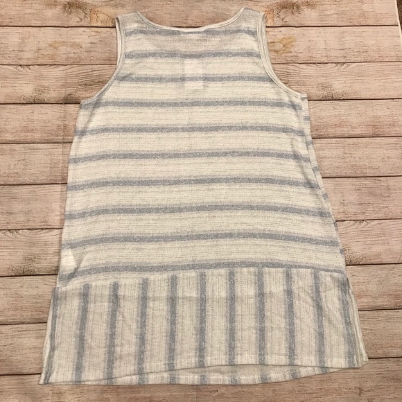 🎉Host Pick🎉 NWT Motherhood Maternity Top Size L - Picture 2 of 8